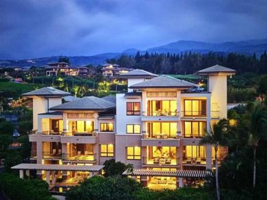 Pacific Views From this Magnificent Kapalua Beach Villa